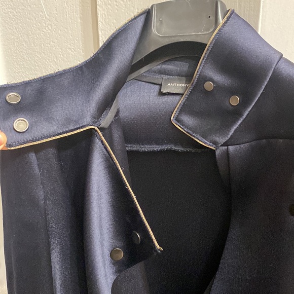 Sophisticated Designer silk jacket, one of a kind. - Picture 5 of 8